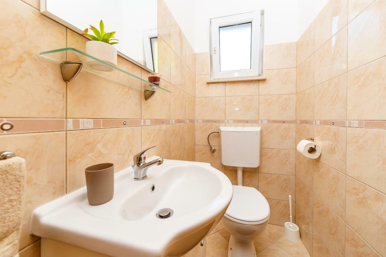 Apartments Iva マリナ エクステリア 写真